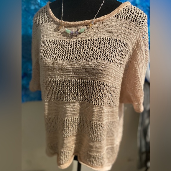 Beige short sleeve top - Picture 9 of 10